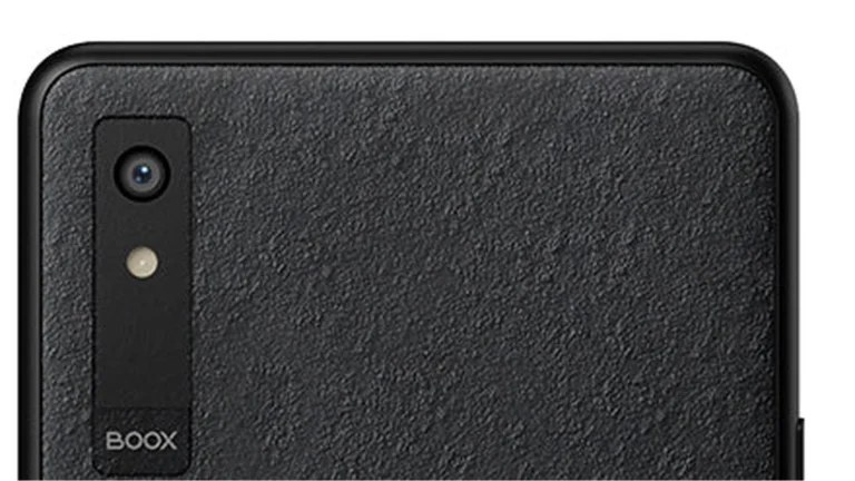 Close view of the black Palma 2 Pro's textured back, with the rear camera, the LED flash and the BOOX logo in a vertical strip
